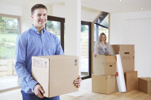 Fragile item protection with packing services in Tootingbec